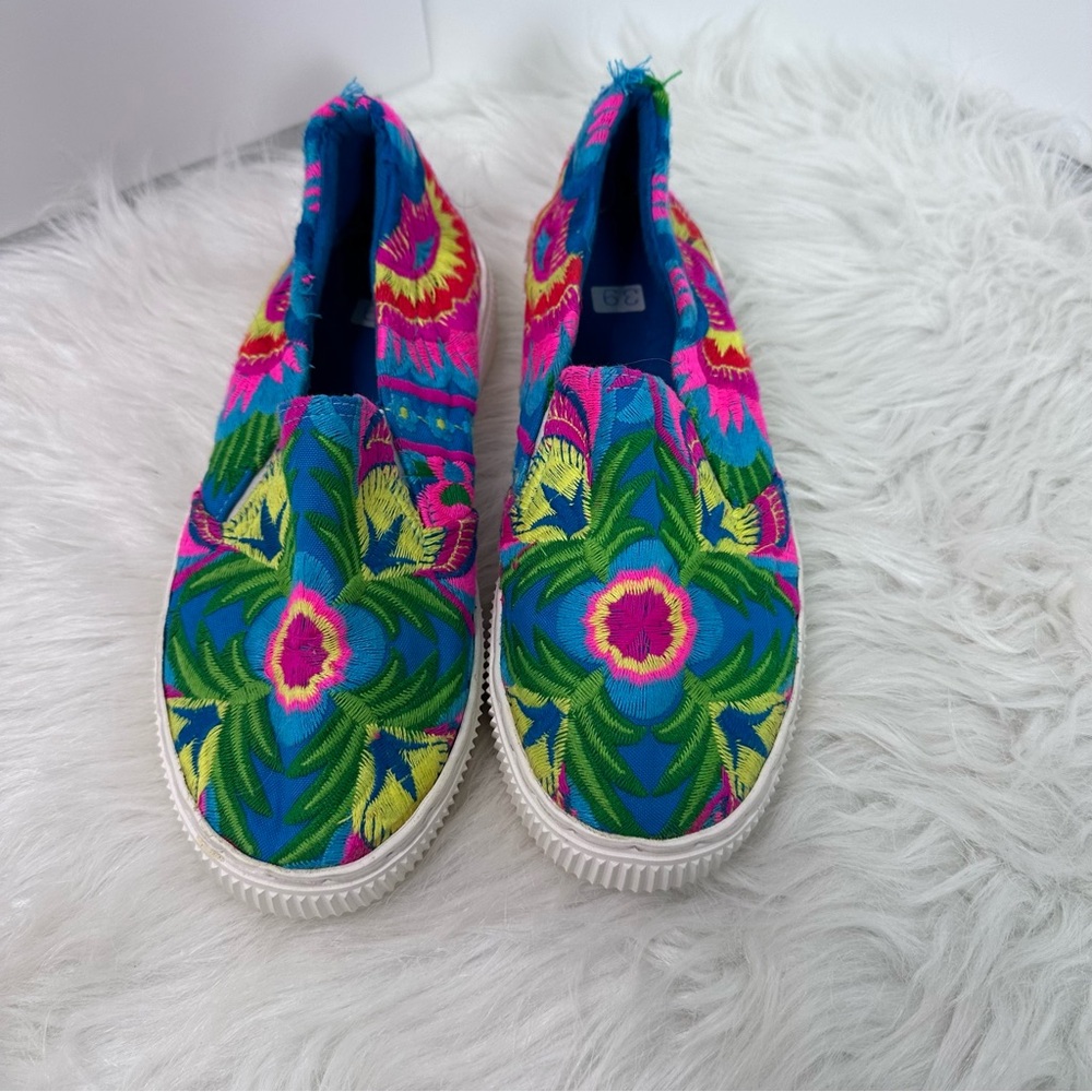 Colorful Embroiled Slip-On Shoes